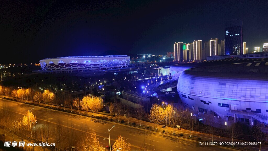 体育厂夜景怎么拍照？我试了五个晚上，终于琢磨出这些门道